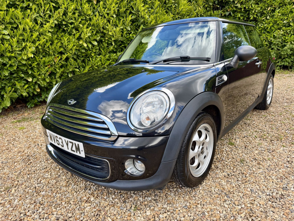 2013 MINI HATCH